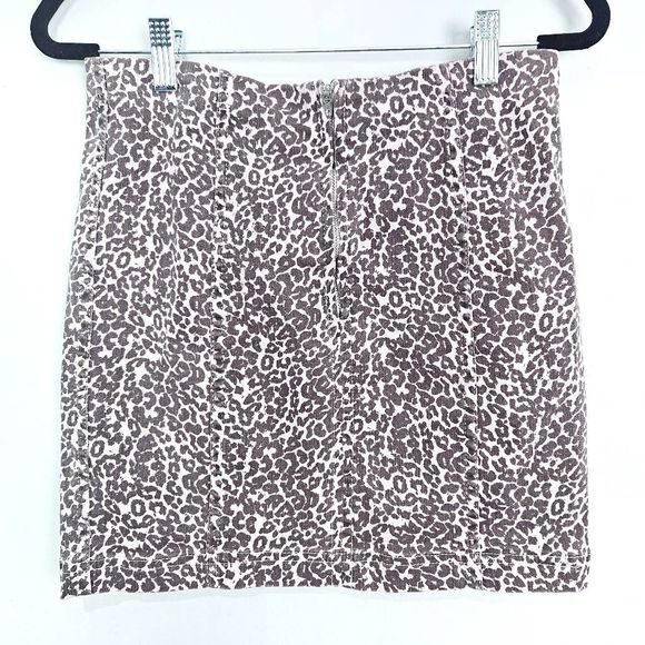 FREE PEOPLE Cheetah Leopard Print Pink Blush Punk Femme Denim Mini Skirt Size: 4 - Picture 3 of 7